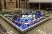 建筑模型是沙盤的一個部分，沙盤模型內容更廣